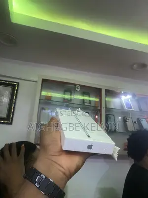 New Apple iPhone Air 256 GB White