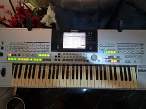 Clean Yamaha Tyros Piano