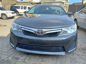 Toyota Camry LE 4dr Sedan (2.5L 4cyl 6A) 2012 Gray