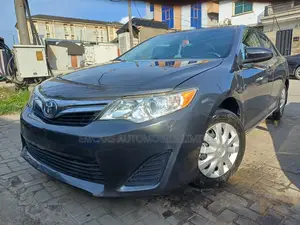 Toyota Camry LE 4dr Sedan (2.5L 4cyl 6A) 2012 Gray