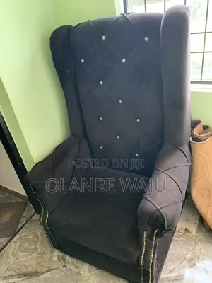 Royal Sitting Chair