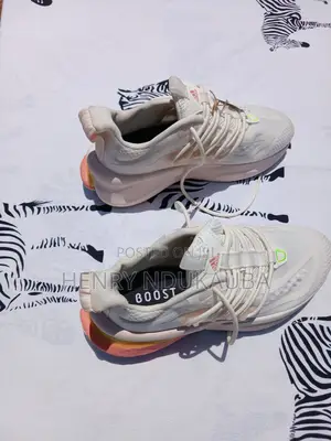 Original Adidas Sneakers " Alpha Boost"