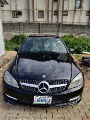 Mercedes-Benz C300 Sport 4Matic Sedan AWD (3.0L 6cyl 7A) 2011 Black