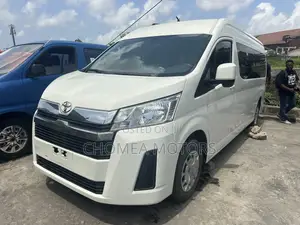 Toyota HiAce 2023 White