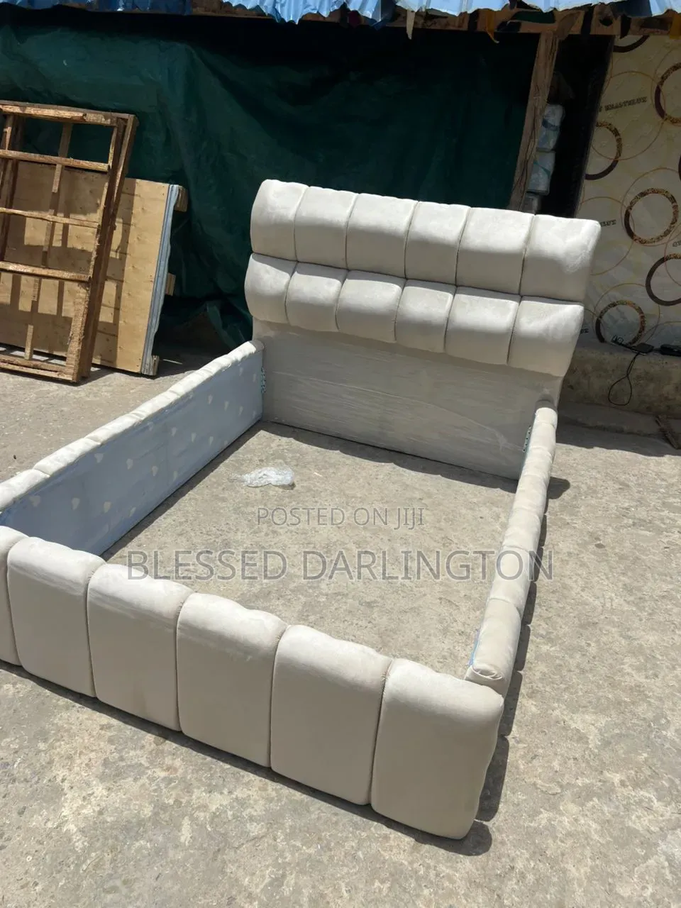 4,5/6 Milk Colour Bubble Bed Frame