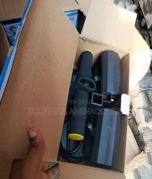 Sit Up Suction Bar With Robe