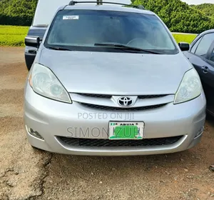 Toyota Sienna 2007 Gold