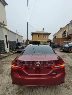 Toyota Camry XSE FWD (2.5L 4cyl 8AM) 2018 Red