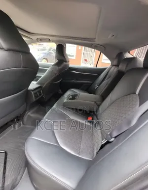 Toyota Camry XSE FWD (2.5L 4cyl 8AM) 2018 Red