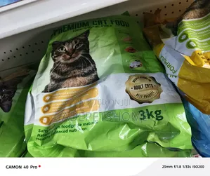 Premium Cat Feed