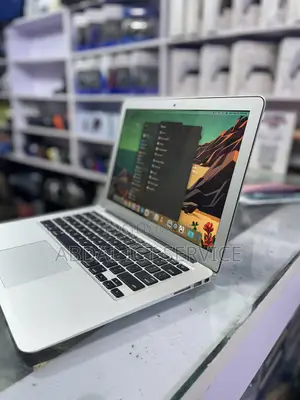 Laptop Apple MacBook 2017 8GB Intel Core i5 SSD 256GB