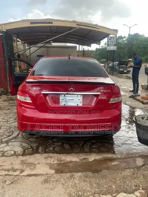 Mercedes-Benz C300 Luxury Sedan AWD (3.0L 6cyl 7A) 2009 Red