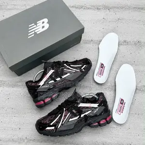 Original New Balance 1906a Dark Rose Sneakers