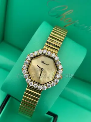 Chopard Quality Luxury Ladies Chain Strap Wristwatch