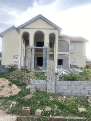 8bdrm Duplex in Karachi, Karshi for sale