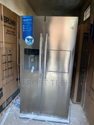 Midea Mdrs678 Side by Side Fridge With Ice Cubes and Water Dispenser.
