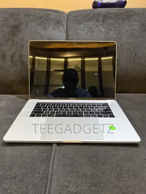 Laptop Apple MacBook Pro 2017 16GB Intel Core i7 SSD 512GB