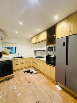 2bdrm Apartment in Lekki Phase 1 for rent