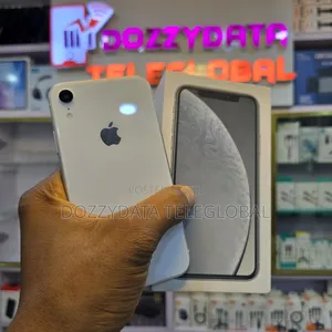 Apple iPhone XR 64 GB White