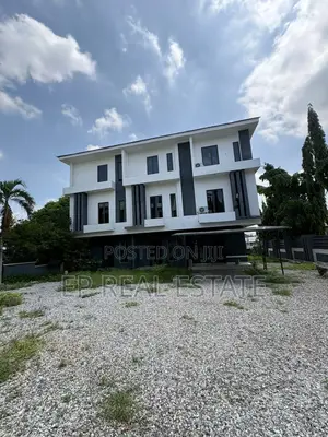 4bdrm Duplex in Wuse for sale