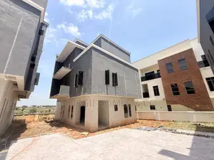 5bdrm Duplex in Gwarinpa for sale