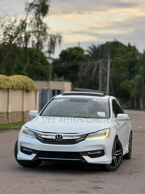 Honda Accord Touring 4dr Sedan FWD (3.5L 6cyl 6A) 2016 White
