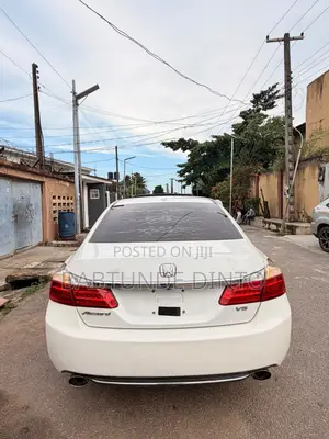 Honda Accord EX-L V-6 4dr Sedan FWD (3.5L 6cyl 6A) 2013 White