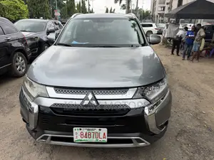 Mitsubishi Outlander LE FWD 2020 Silver