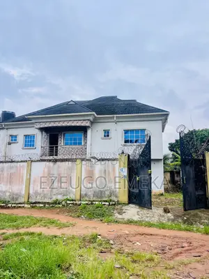 6bdrm Block of Flats in Umuahia for sale
