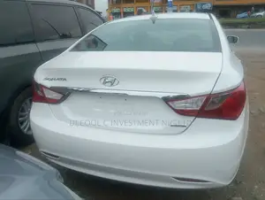 Hyundai Sonata Limited Sedan FWD (2.4L 4cyl 6A) 2012 White