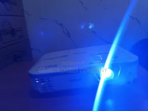 Epson Eb-X11 Xga LCD Projector 2600 Lumens Projector