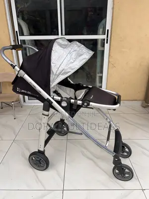 Reversible Bassinet Stroller With Baby Cushion
