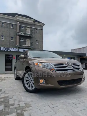 Toyota Venza LE 2011