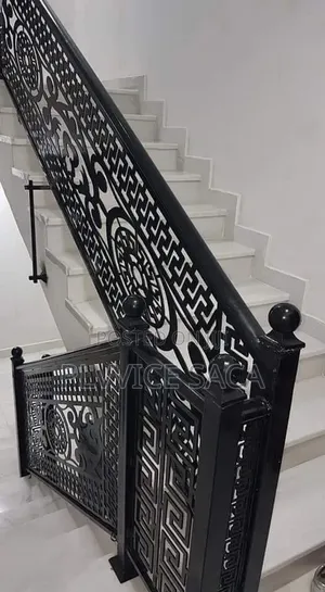 Lessa Cut Staircase
