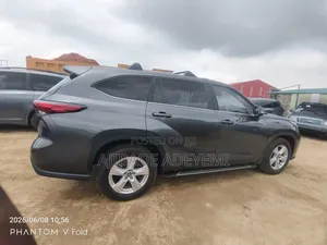 Toyota Highlander LE FWD 2024 Gray