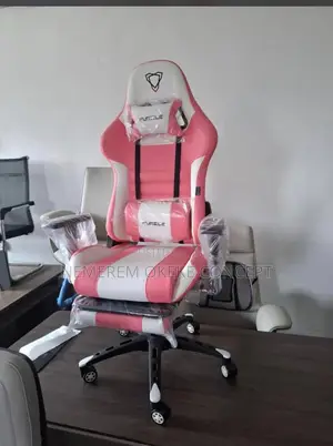Strong and Comfortable Gaming Chair for Gamers and Streamers