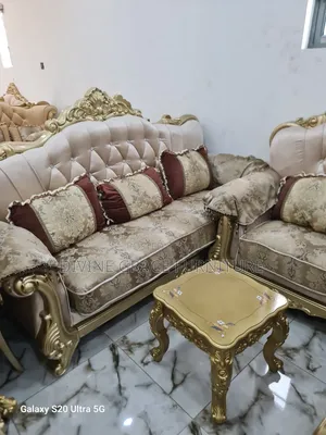 High Quality Royal Chairs