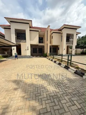 5bdrm Duplex in Apo District for sale