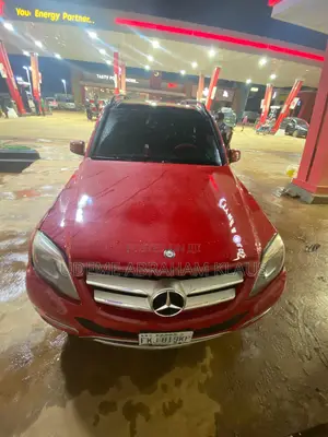 Mercedes-Benz GLK-Class Base GLK 350 4dr AWD 4MATIC (3.5L 6cyl 7A) 2015