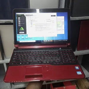 Laptop Fujitsu Lifebook AH56/G 8GB Intel Core i7 HDD 500GB