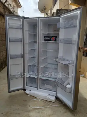 Hisense 637l Refrigerator With Attractive Modern Styling[Rs-87ws]