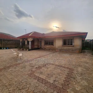4bdrm House in Akobo for sale