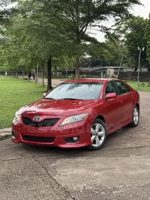 Toyota Camry SE 4dr Sedan (2.5L 4cyl 6A) 2011 Red