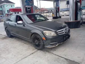 Mercedes-Benz C300 2011 Black