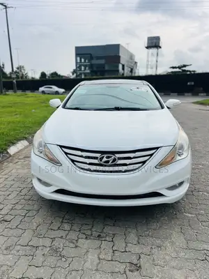 Hyundai Sonata Limited Sedan FWD (2.4L 4cyl 6A) 2012 White