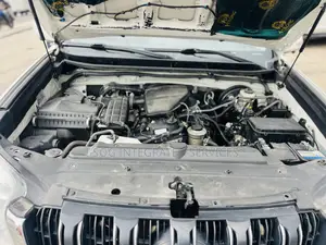 Toyota Land Cruiser Prado 2.7 2017 White