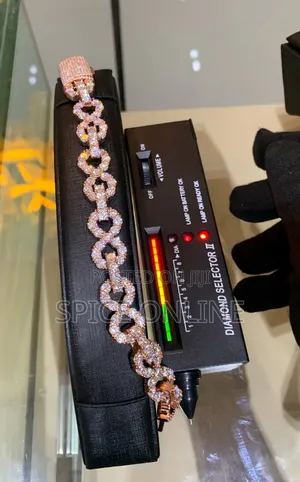 VVS Moissianite Twisted Link Bracelet