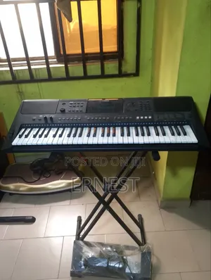 Yamaha PSR E463 Electric Piano