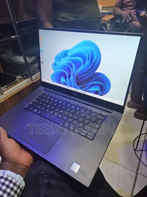 Laptop Dell Precision 15 5520 16GB Intel Core i7 SSD 256GB