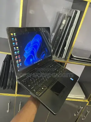 Laptop Dell Latitude 5550 8GB Intel Core i7 SSD 128GB